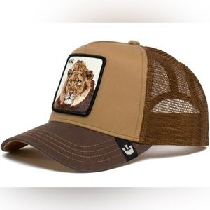 Men’s Lion Patch Trucker Hat